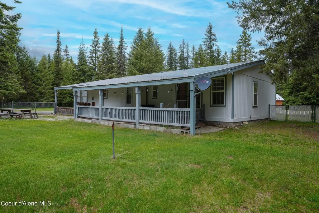 565 Shady Pines Loop Priest Lake ID 83856