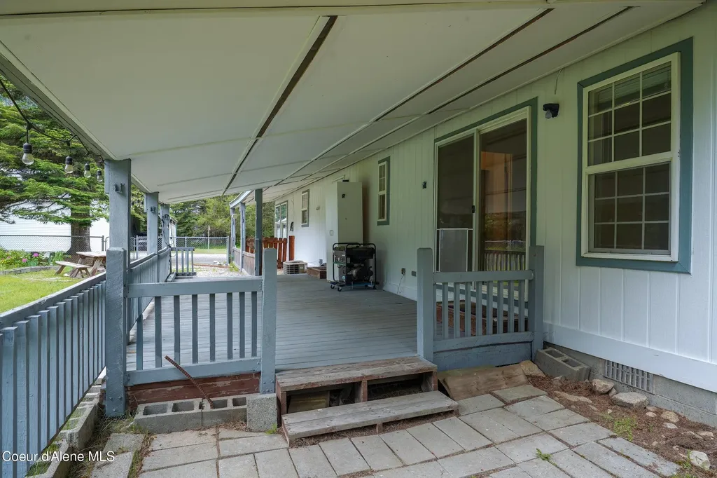 565 Shady Pines Loop Priest Lake ID 83856