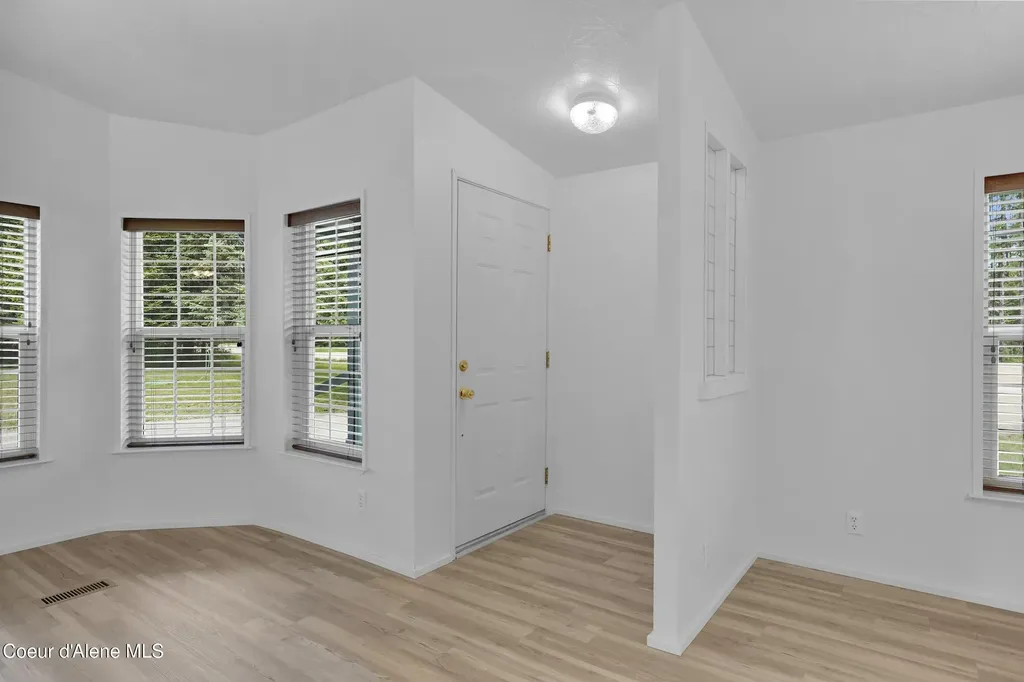 565 Shady Pines Loop Priest Lake ID 83856