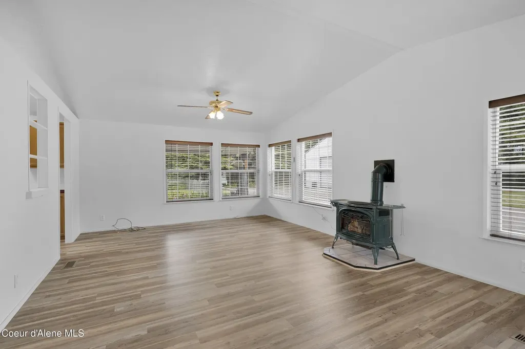 565 Shady Pines Loop Priest Lake ID 83856