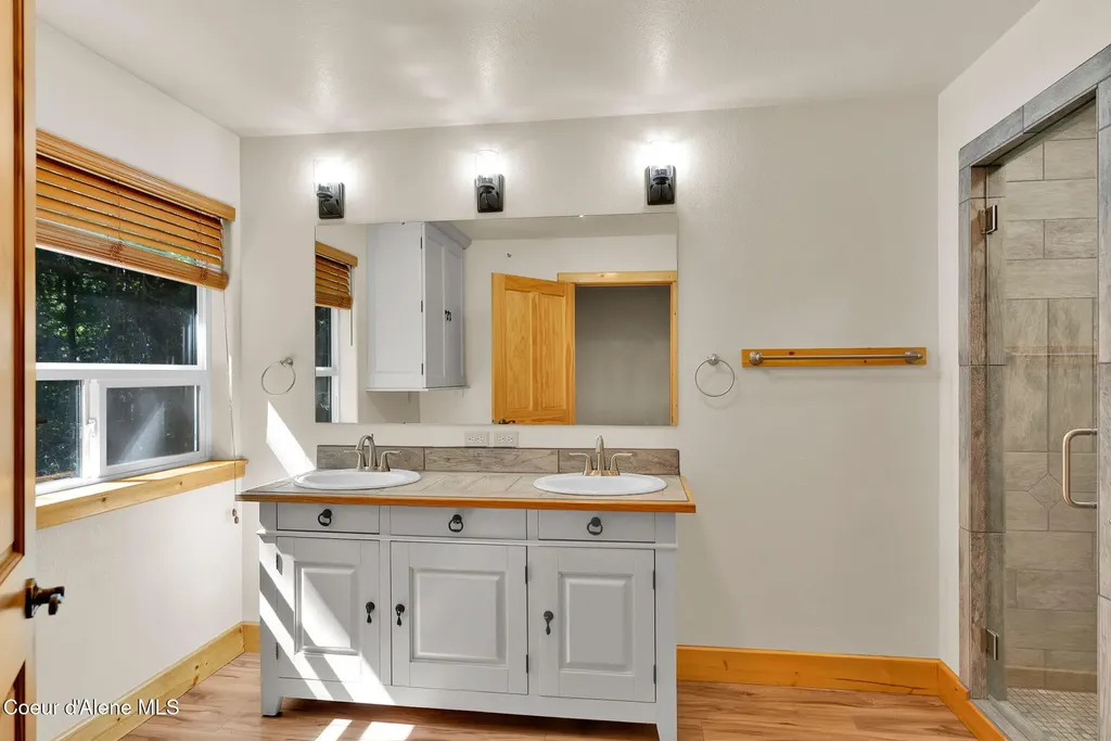 551 Star Road Bonners Ferry ID 83805