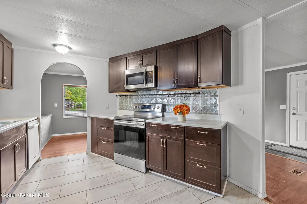 311 N Main Street Kootenai ID 83840
