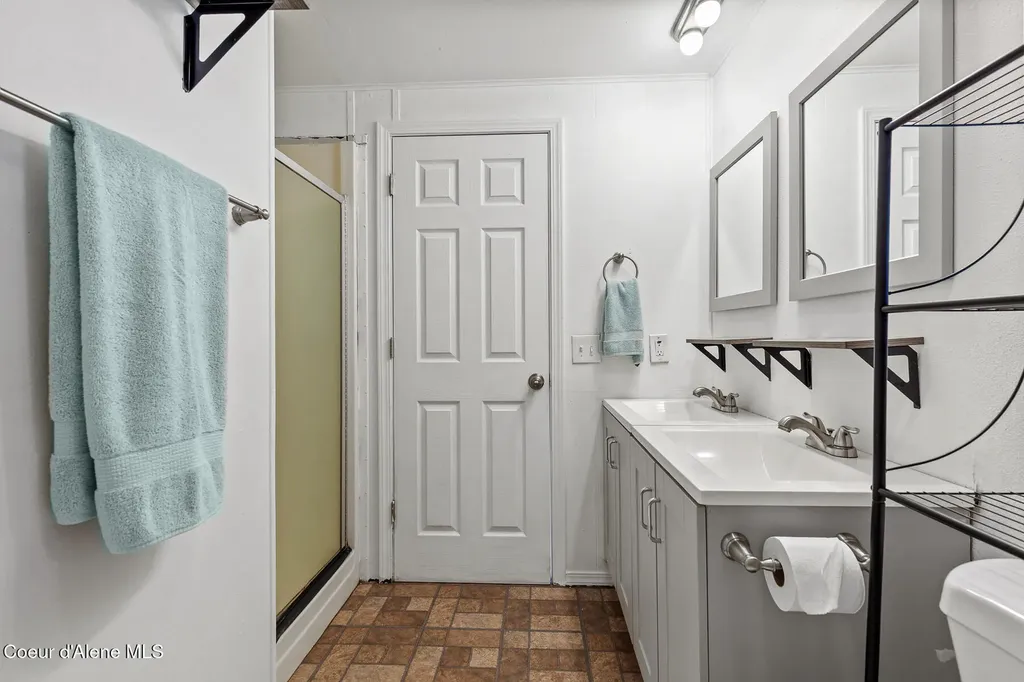 311 N Main Street Kootenai ID 83840
