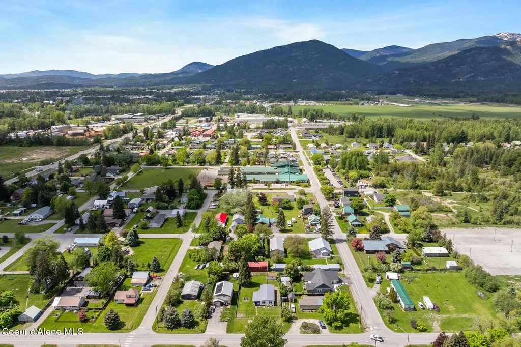 311 N Main Street Kootenai ID 83840