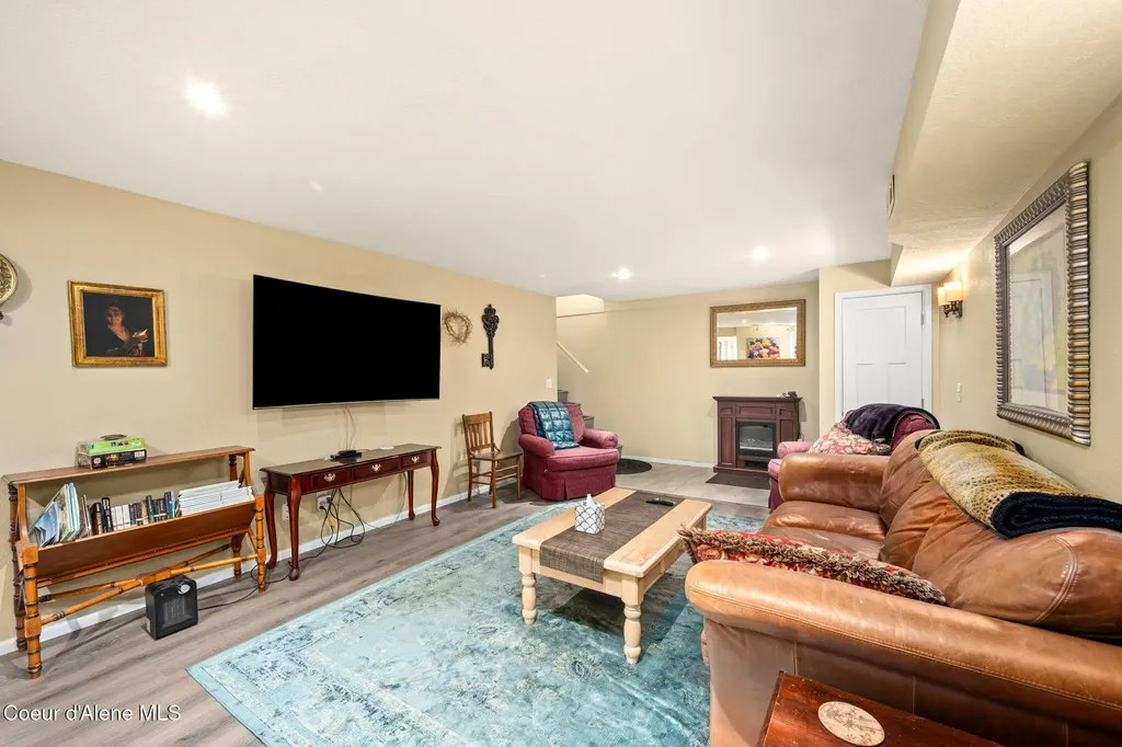 16761 N Pinewood Way Hayden ID 83835