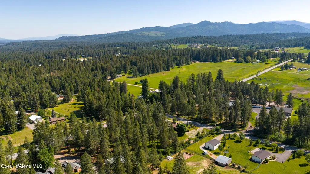 16761 N Pinewood Way Hayden ID 83835