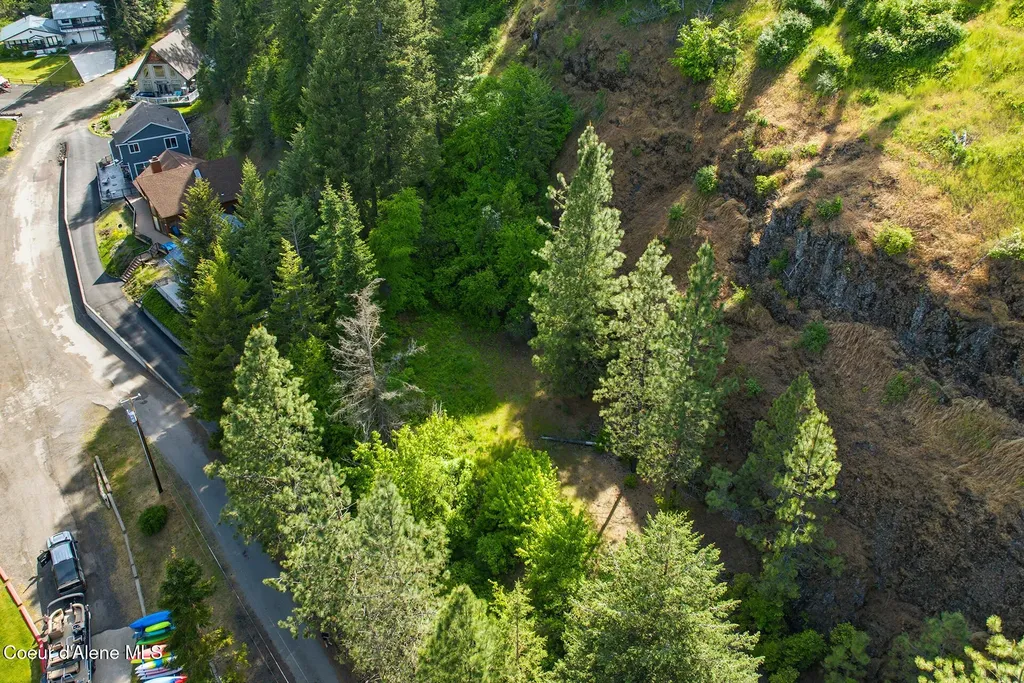 22671 S Lakeshore Drive Worley ID 83876