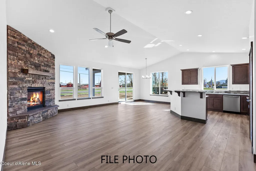 4475 E Savea Lane Post Falls ID 83854