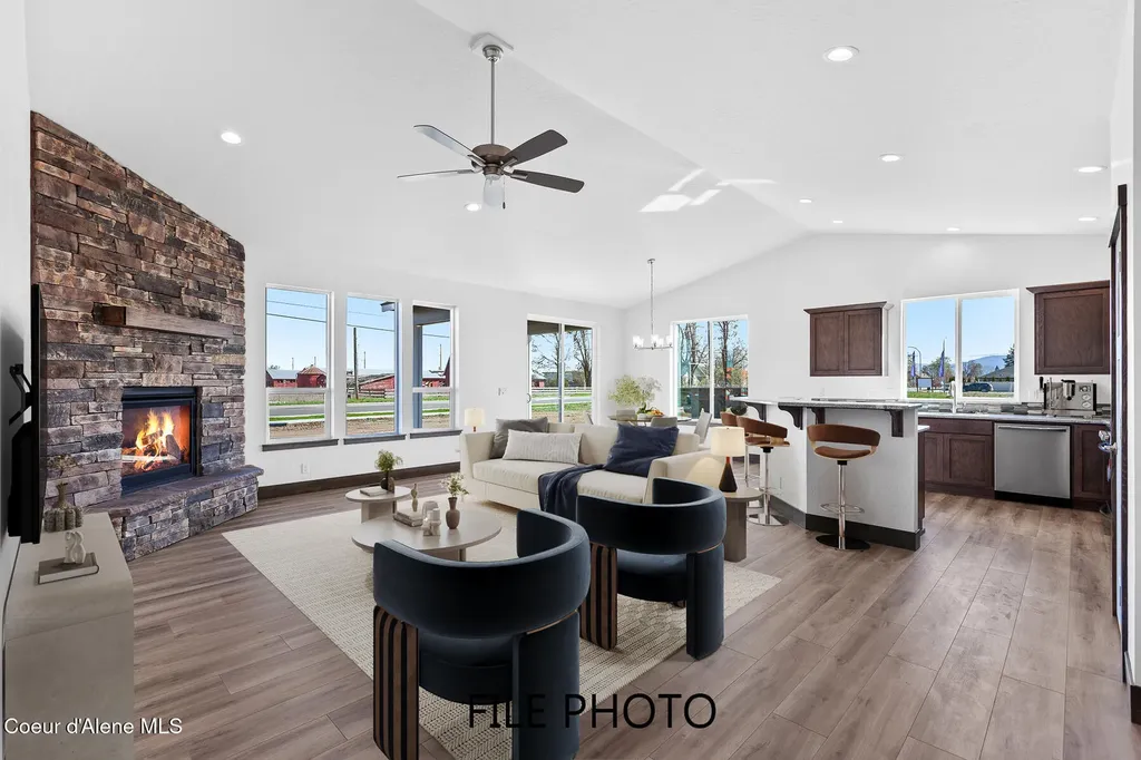 4475 E Savea Lane Post Falls ID 83854