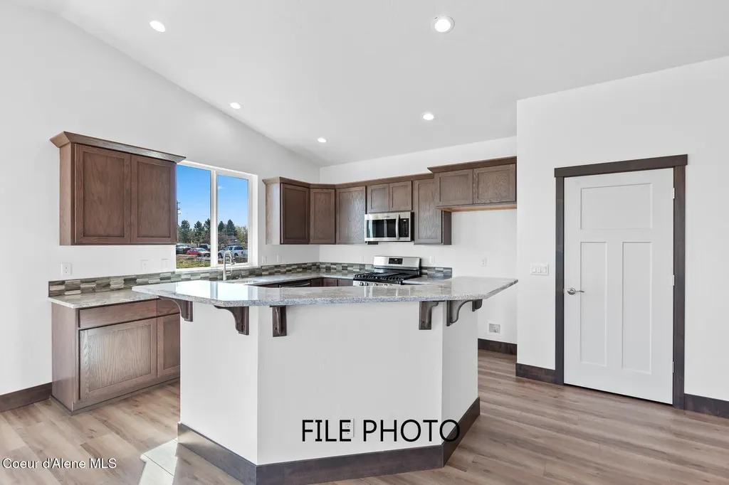 4475 E Savea Lane Post Falls ID 83854