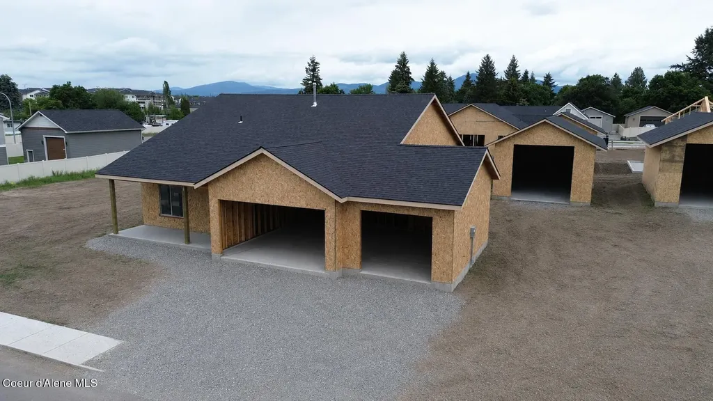 4475 E Savea Lane Post Falls ID 83854
