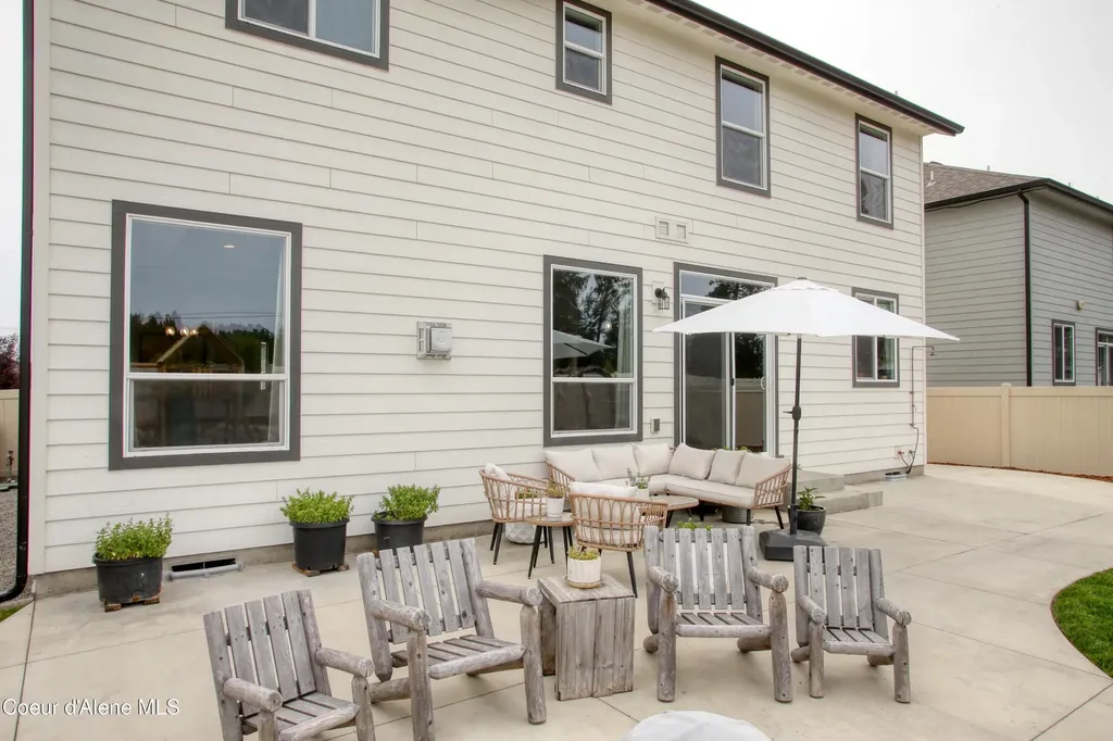 6489 W Astoria Loop Rathdrum ID 83858