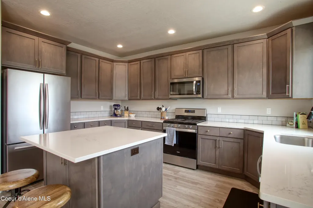 6489 W Astoria Loop Rathdrum ID 83858