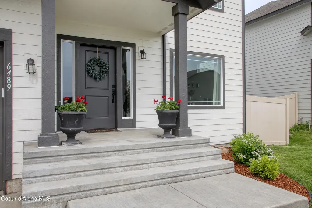 6489 W Astoria Loop Rathdrum ID 83858