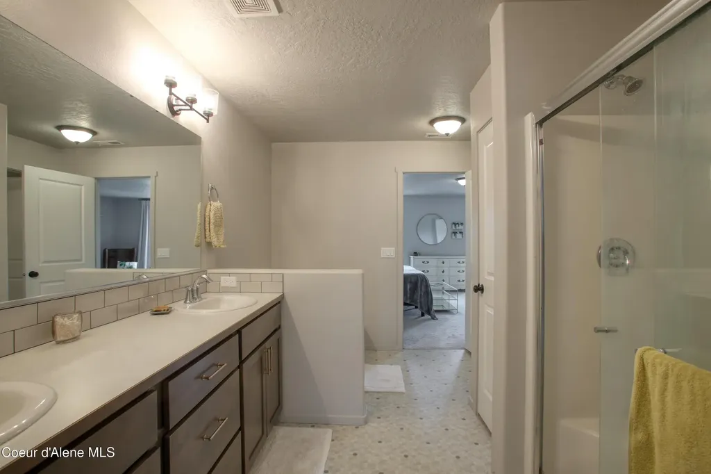 6489 W Astoria Loop Rathdrum ID 83858