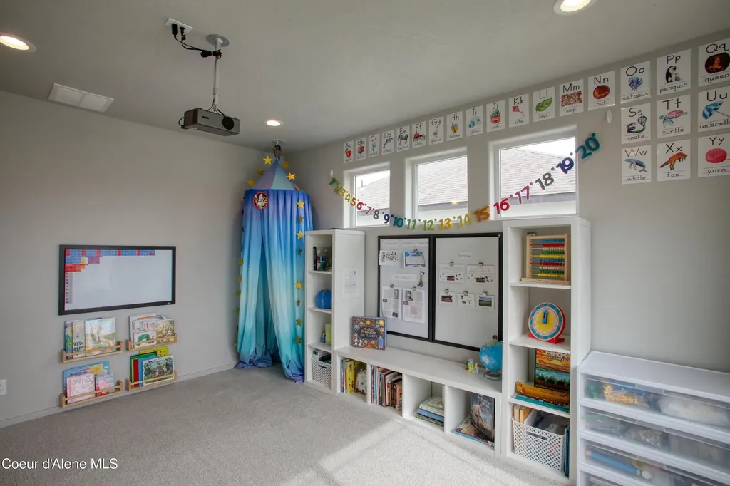 6489 W Astoria Loop Rathdrum ID 83858