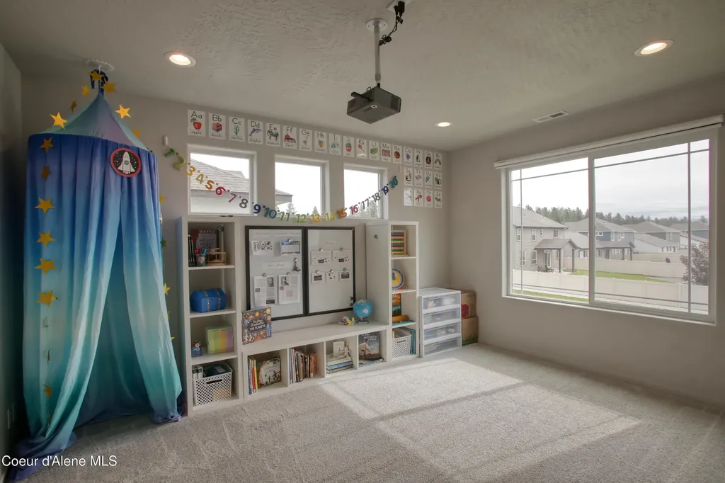 6489 W Astoria Loop Rathdrum ID 83858