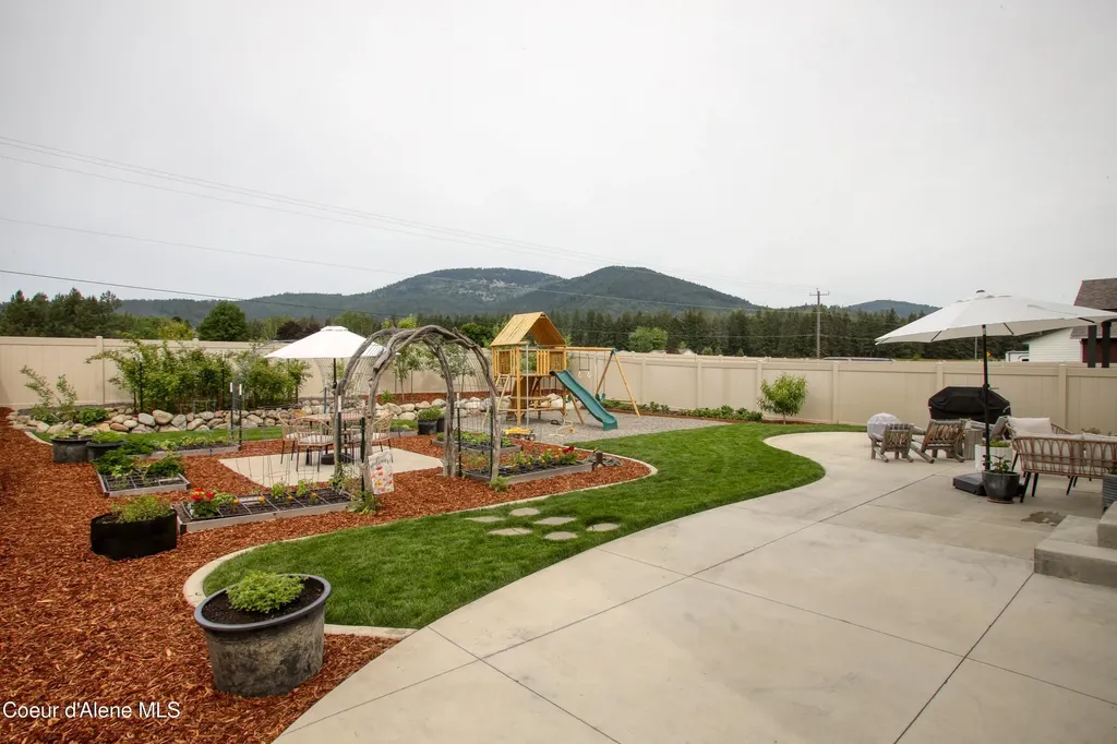 6489 W Astoria Loop Rathdrum ID 83858