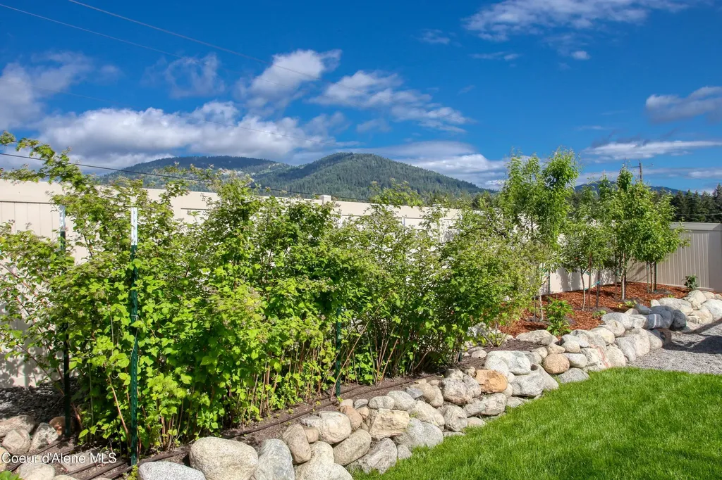 6489 W Astoria Loop Rathdrum ID 83858