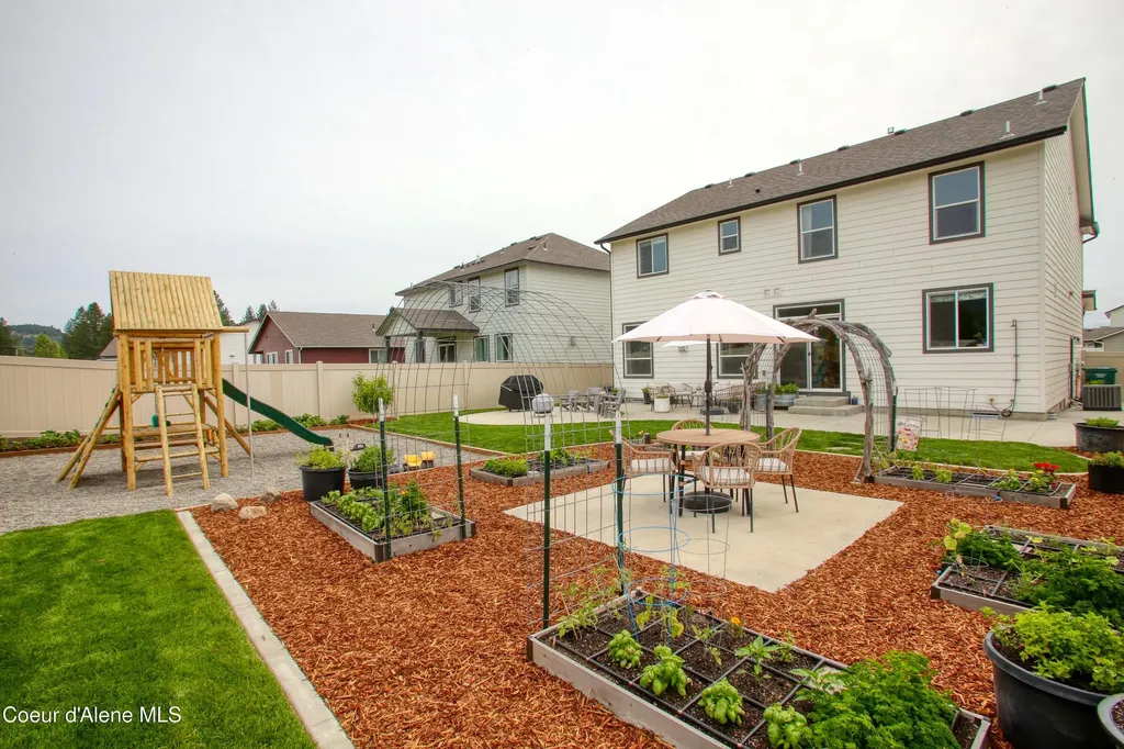 6489 W Astoria Loop Rathdrum ID 83858
