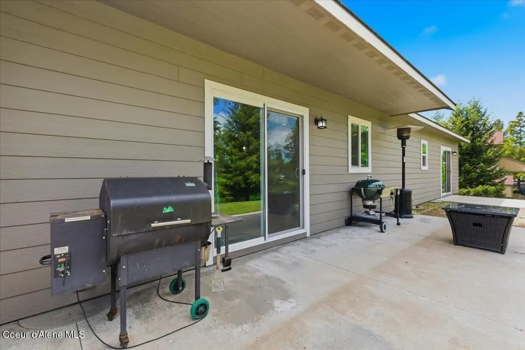 5109 W Jefferson Street Spirit Lake ID 83869