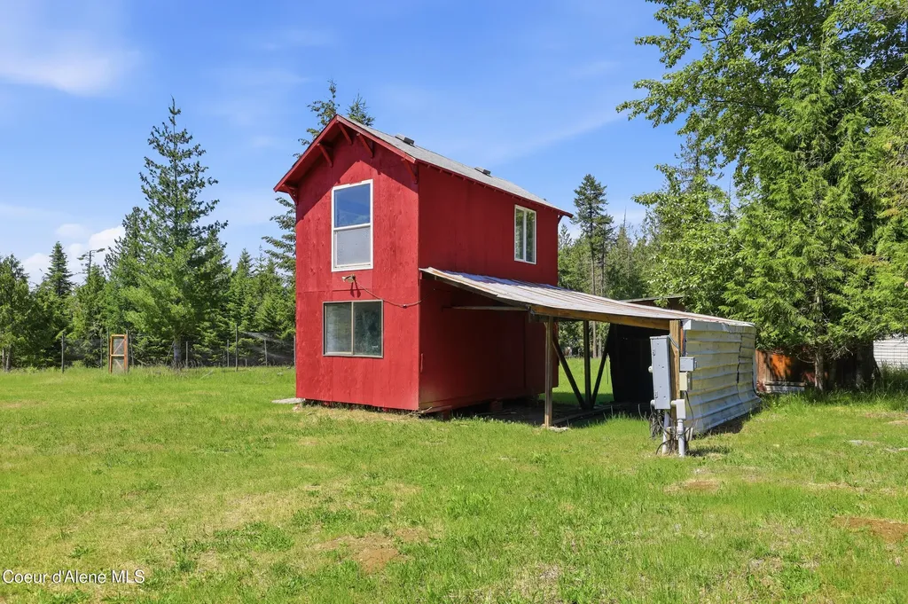 775 Three Bears Road Priest River ID 83856