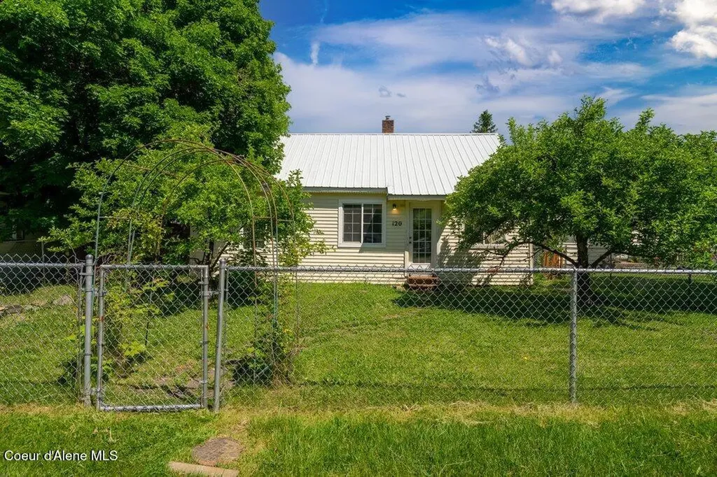 120 Northview Avenue Smelterville ID 83868