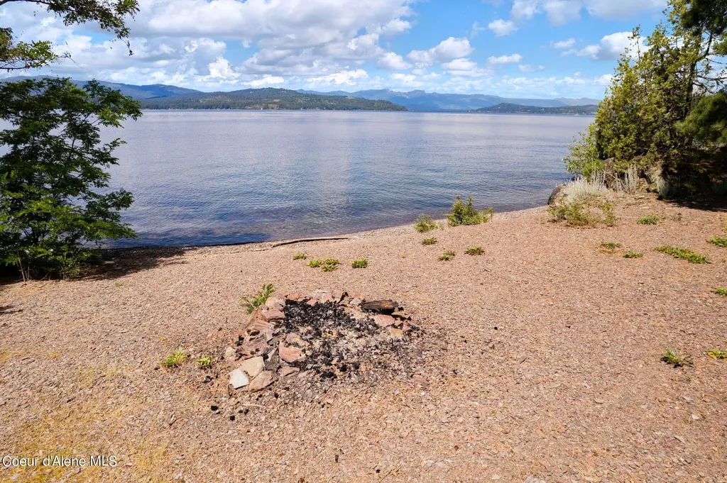 Cottage Island Hope ID 83836