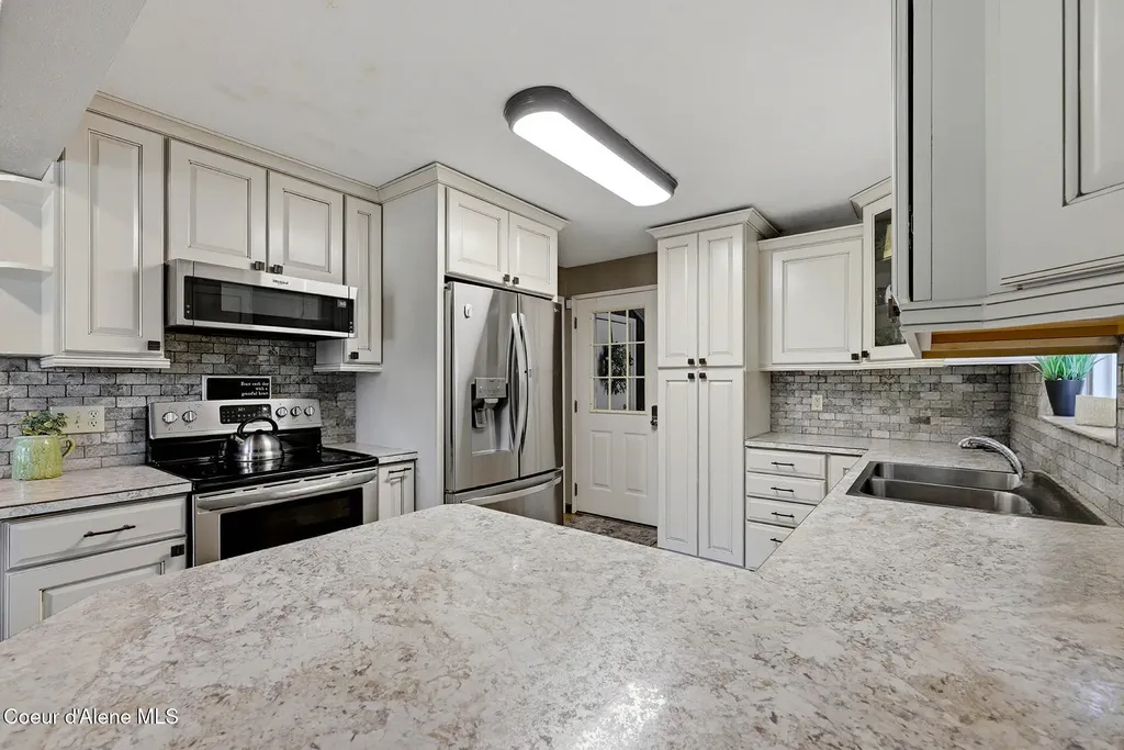 22873 S Lakeshore Drive Worley ID 83876