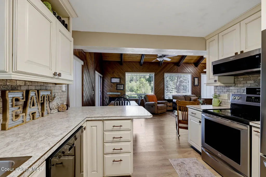 22873 S Lakeshore Drive Worley ID 83876