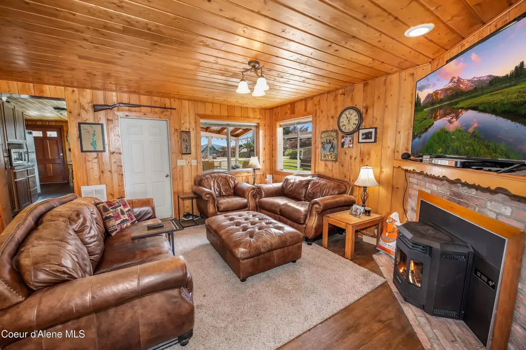 212 S Granite Bay Road Nordman ID 83848