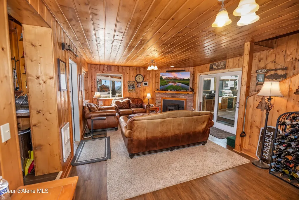 212 S Granite Bay Road Nordman ID 83848