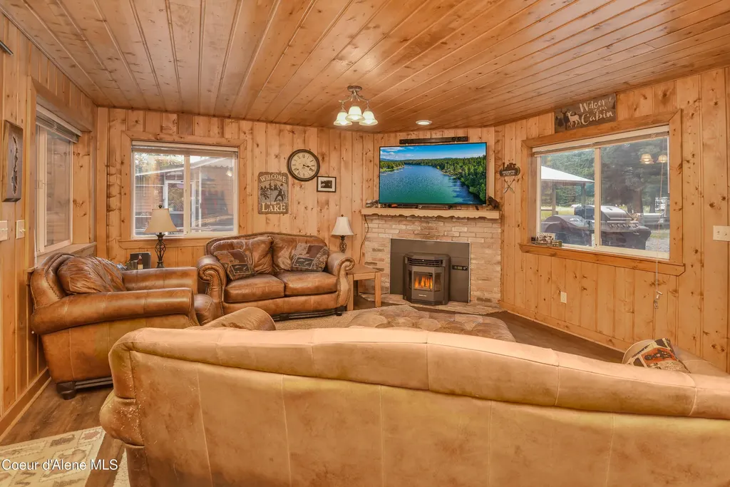 212 S Granite Bay Road Nordman ID 83848