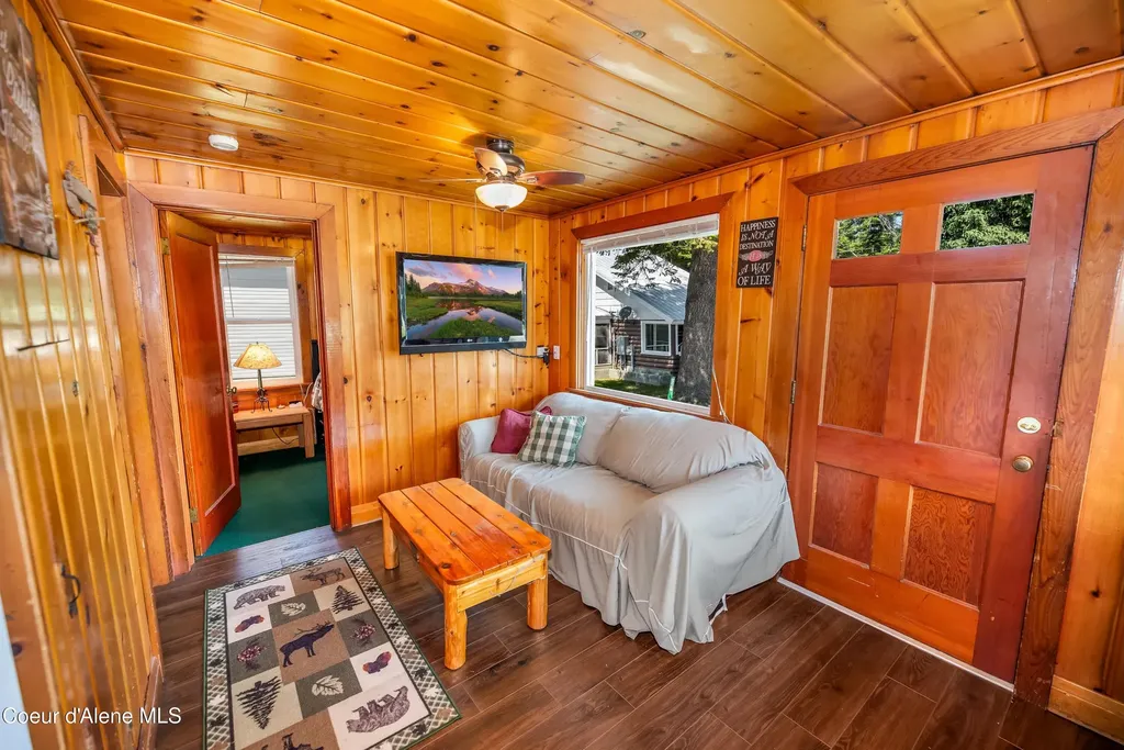 212 S Granite Bay Road Nordman ID 83848
