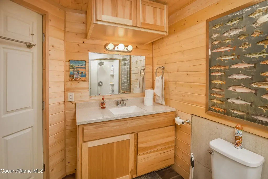 212 S Granite Bay Road Nordman ID 83848