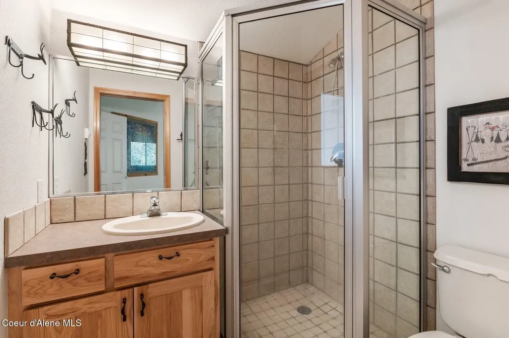 227 Crystal Springs Road Sandpoint ID 83864
