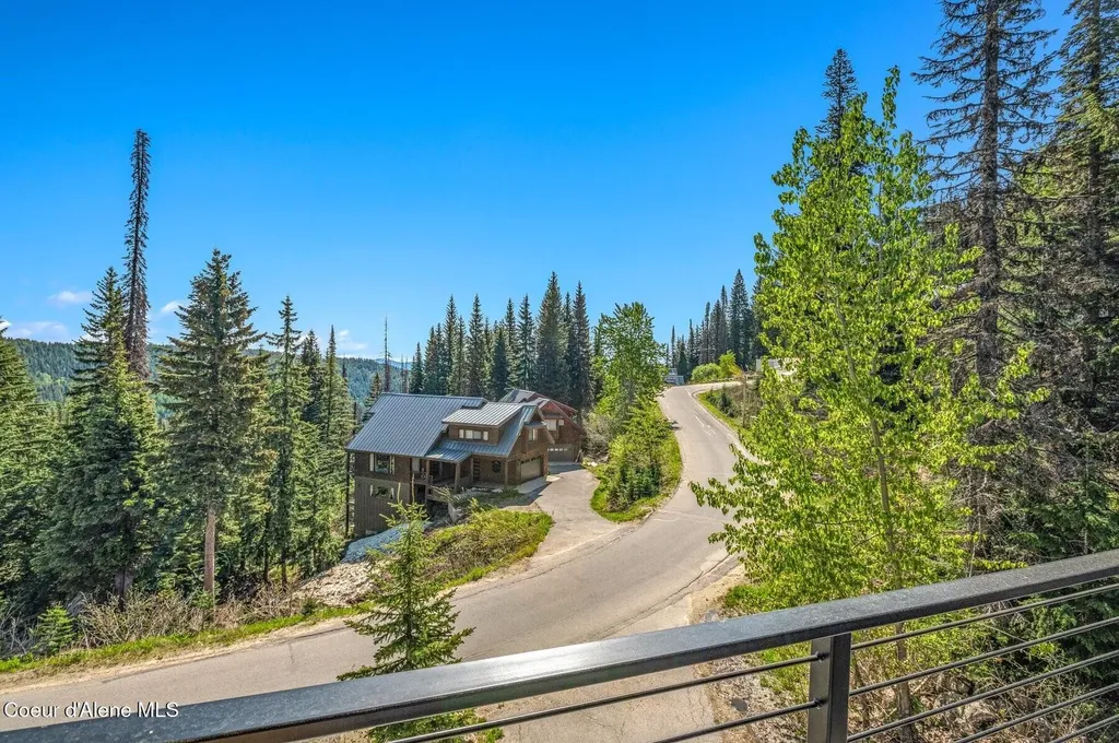 227 Crystal Springs Road Sandpoint ID 83864