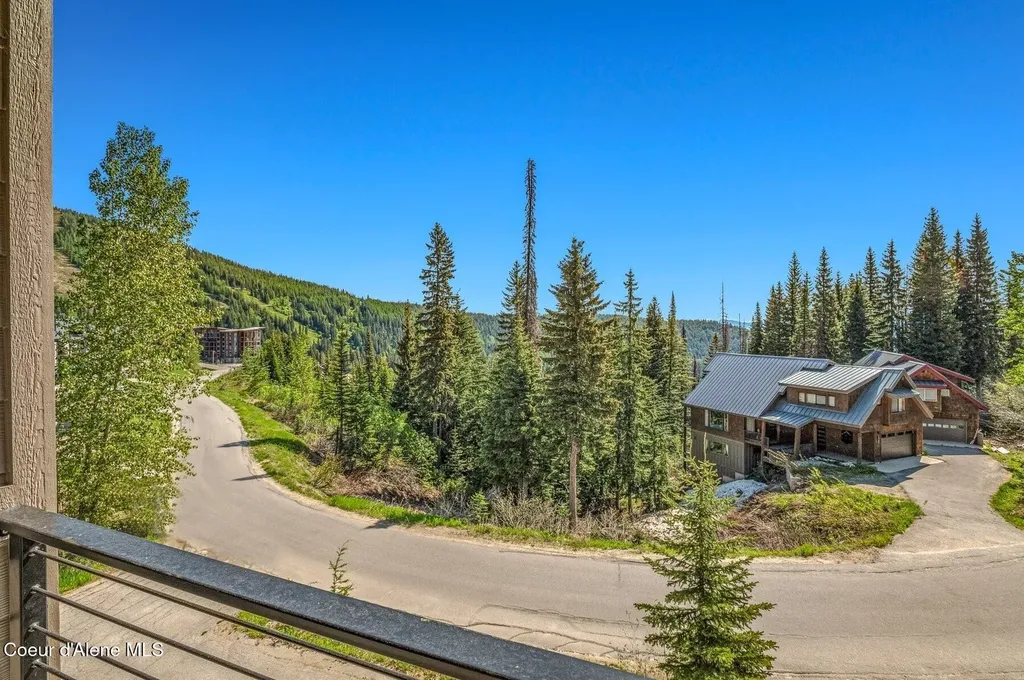 227 Crystal Springs Road Sandpoint ID 83864