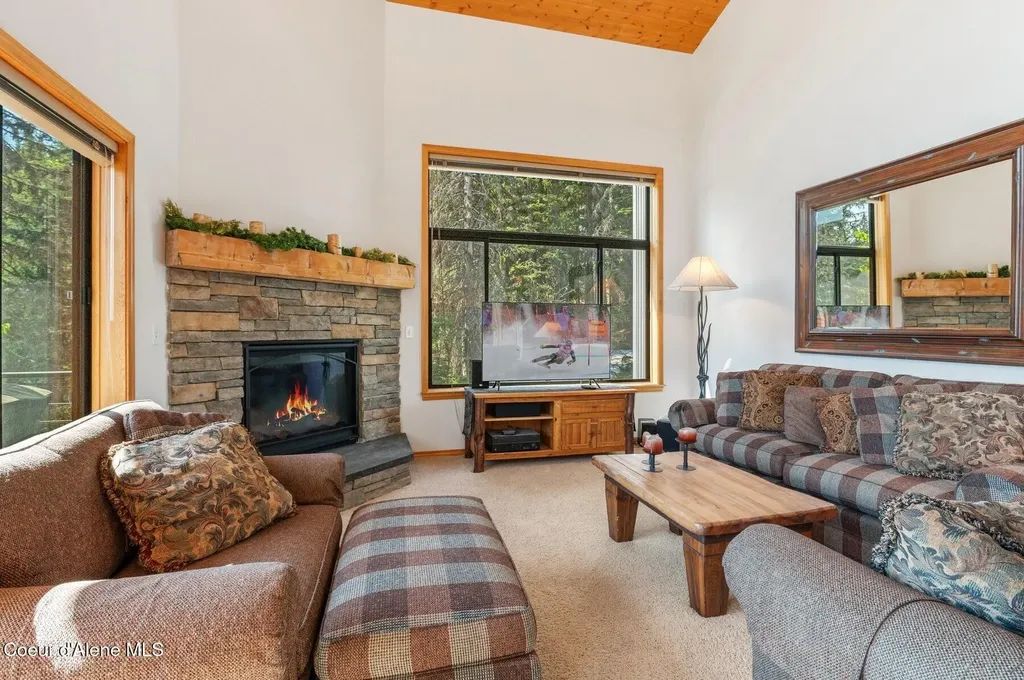 227 Crystal Springs Road Sandpoint ID 83864
