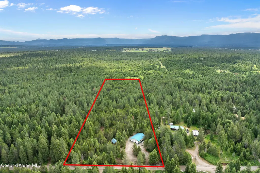 31756 N Riffle Road Spirit Lake ID 83869