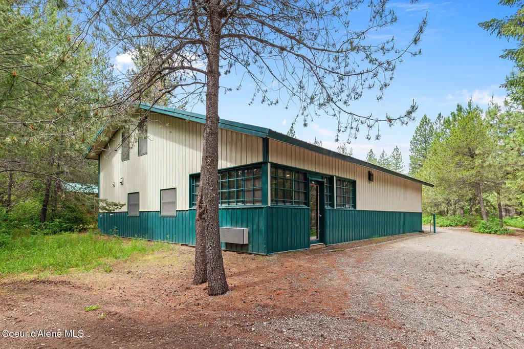 31756 N Riffle Road Spirit Lake ID 83869