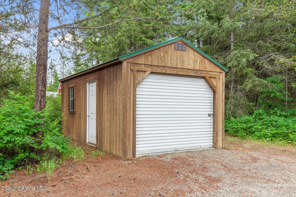 31756 N Riffle Road Spirit Lake ID 83869
