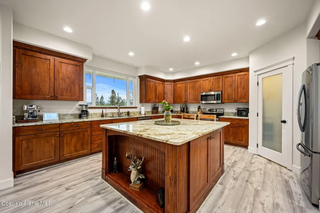 6532 E Poleline Avenue Post Falls ID 83854