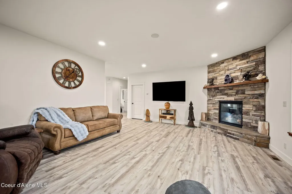 6532 E Poleline Avenue Post Falls ID 83854
