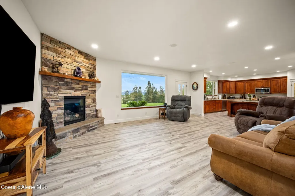 6532 E Poleline Avenue Post Falls ID 83854