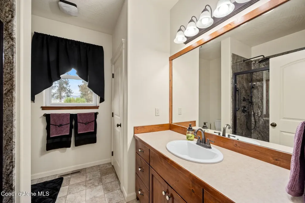 6532 E Poleline Avenue Post Falls ID 83854