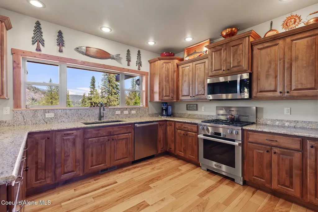 224 Buck Ridge Sagle ID 83860
