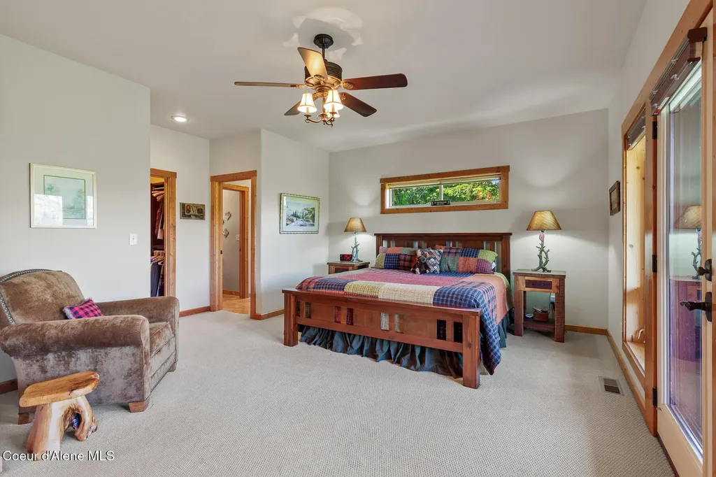 224 Buck Ridge Sagle ID 83860