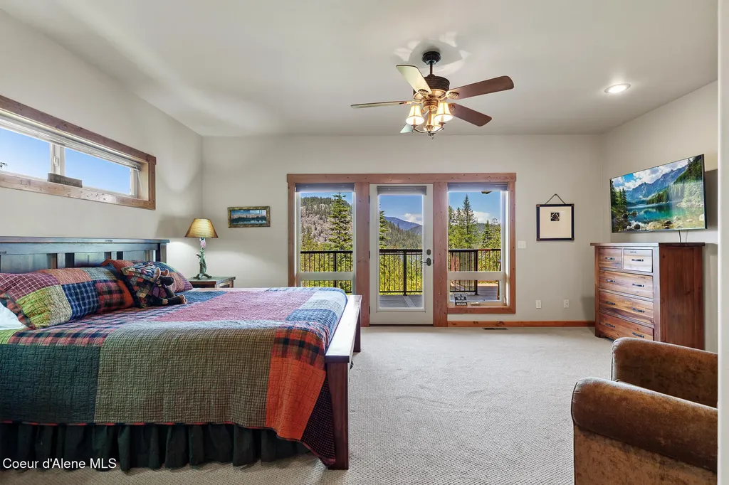 224 Buck Ridge Sagle ID 83860