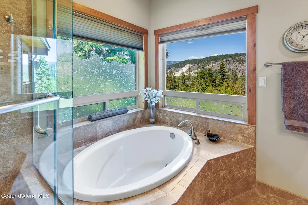 224 Buck Ridge Sagle ID 83860